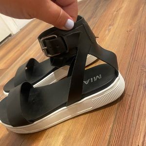 Mia Platform Sandal